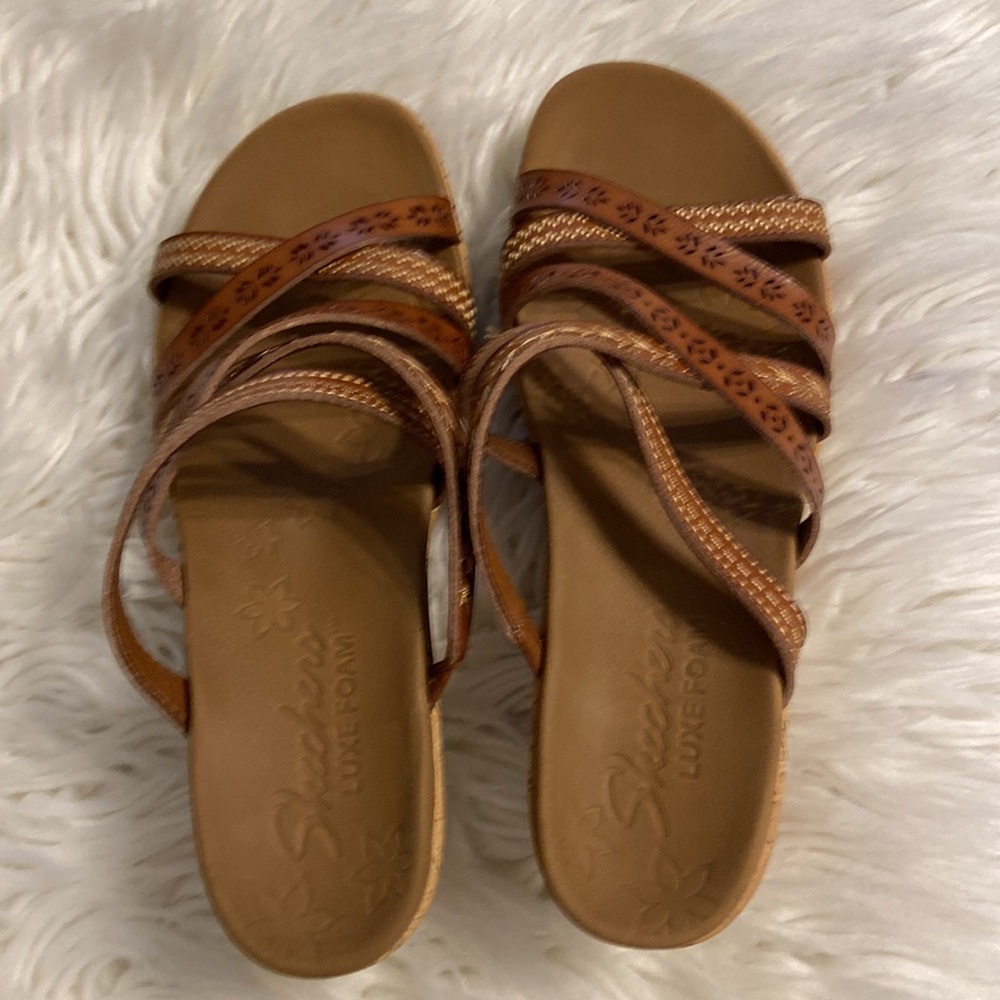 Skechers Luxe Foam Sandals excellent condition size 9 brown color - Picture 11 of 12